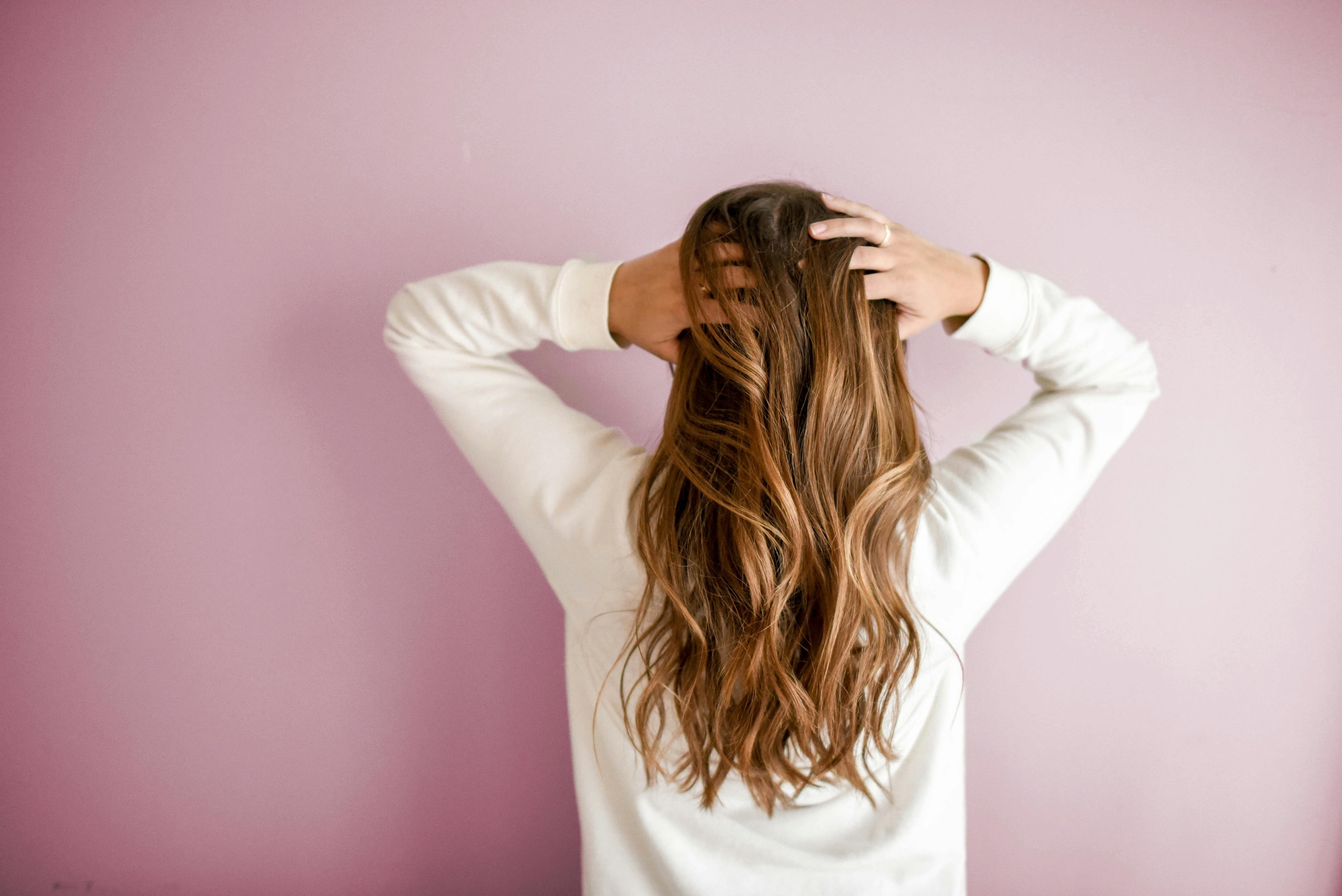 Hair Care Hacks for the Desert Climate: Solutions for Dry &; Damaged Hair in the UAE